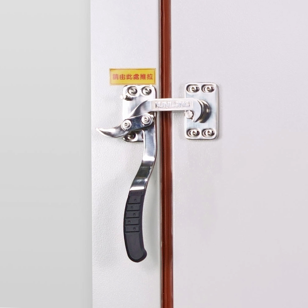 STS-Single door on the left